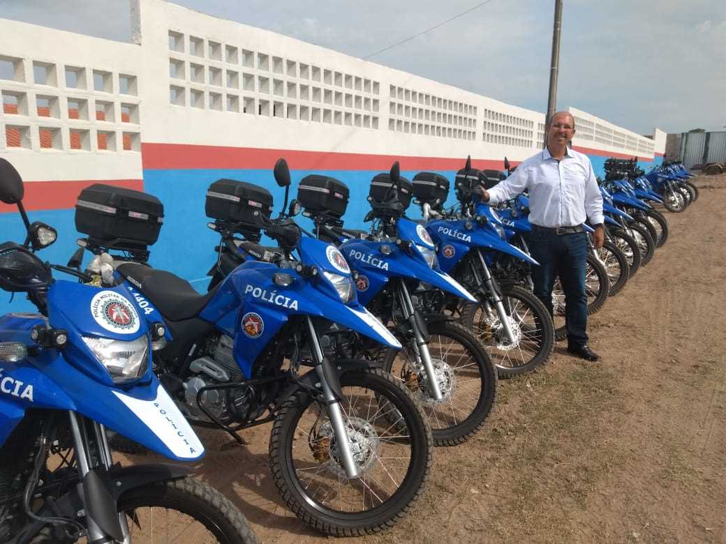 Polícia Militar de Camacã recebe mais duas motos através da Prefeitura